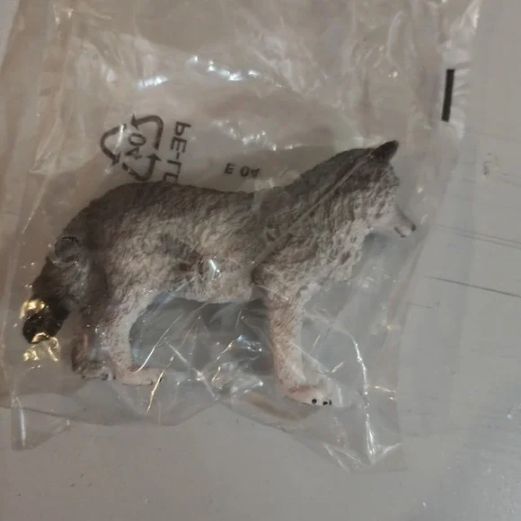 Schleich #42472 Wolf family mother w/ pups puppy mom Wolves Cubs Bundle of 3 - Picture 4 of 6